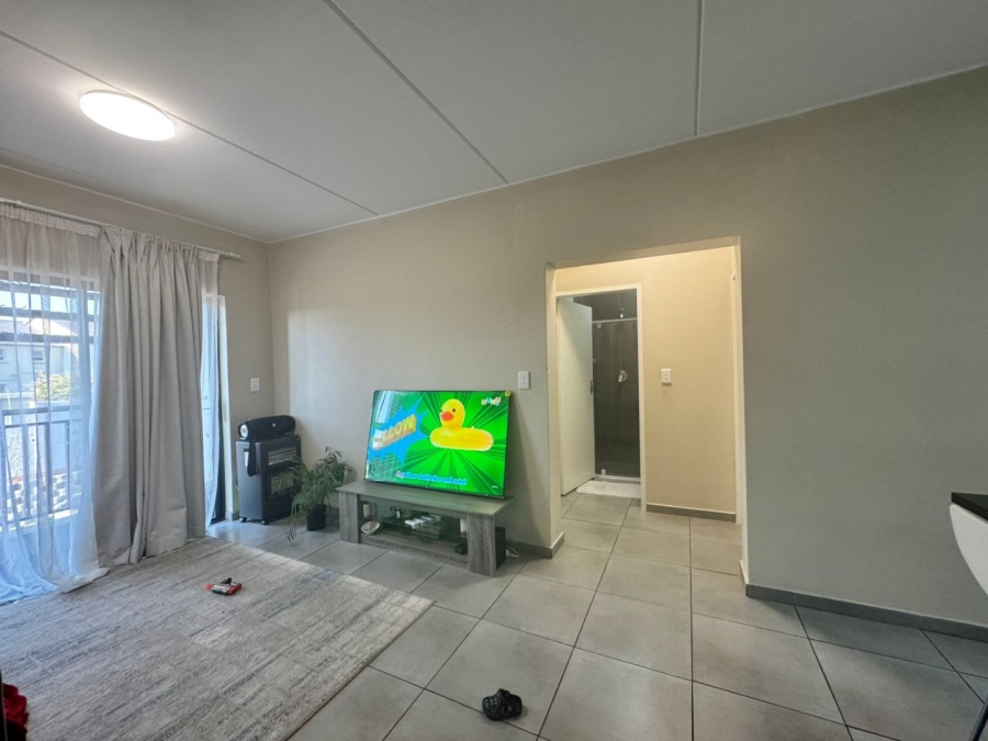 To Let 2 Bedroom Property for Rent in Vorna Valley Gauteng