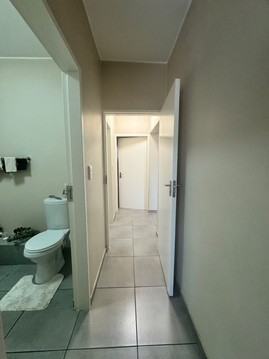 To Let 2 Bedroom Property for Rent in Vorna Valley Gauteng