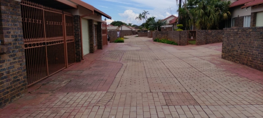 To Let 3 Bedroom Property for Rent in The Orchards Gauteng