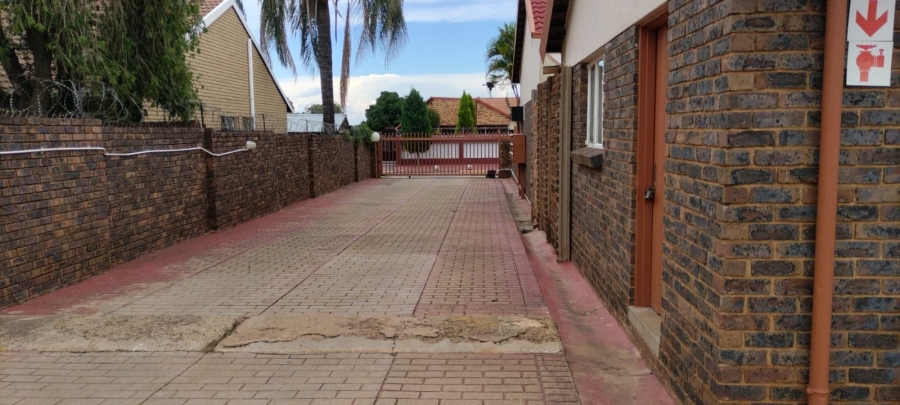 To Let 3 Bedroom Property for Rent in The Orchards Gauteng