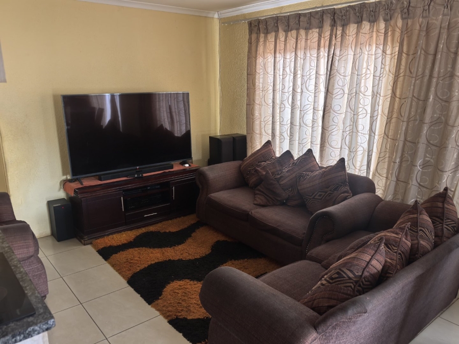 To Let 2 Bedroom Property for Rent in Soshanguve VV Gauteng