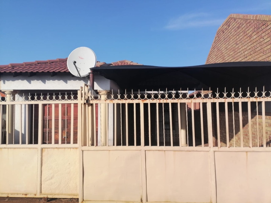 To Let 2 Bedroom Property for Rent in Soshanguve VV Gauteng