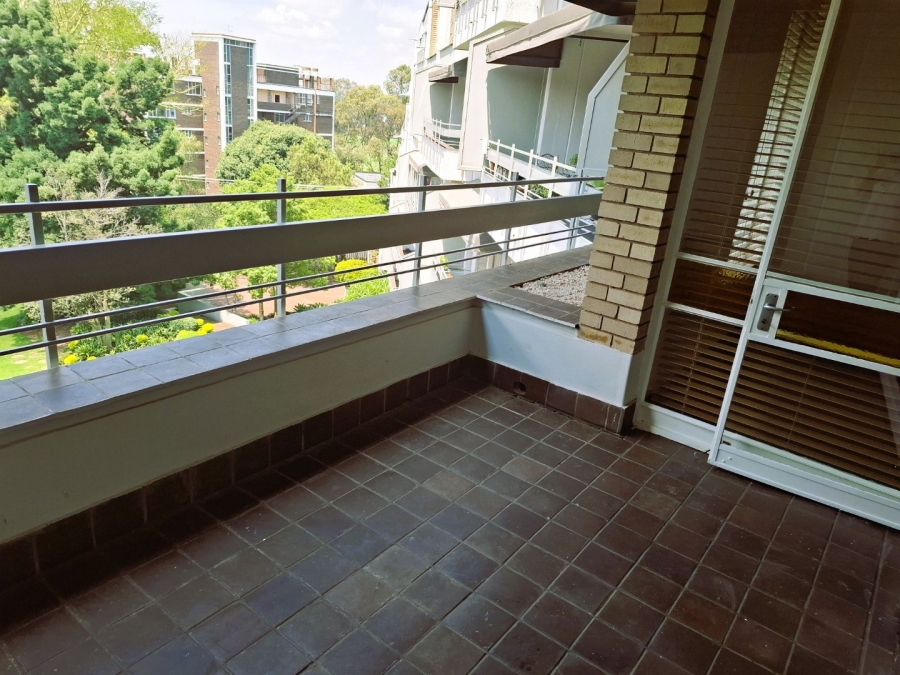 To Let 1 Bedroom Property for Rent in Groenkloof Gauteng