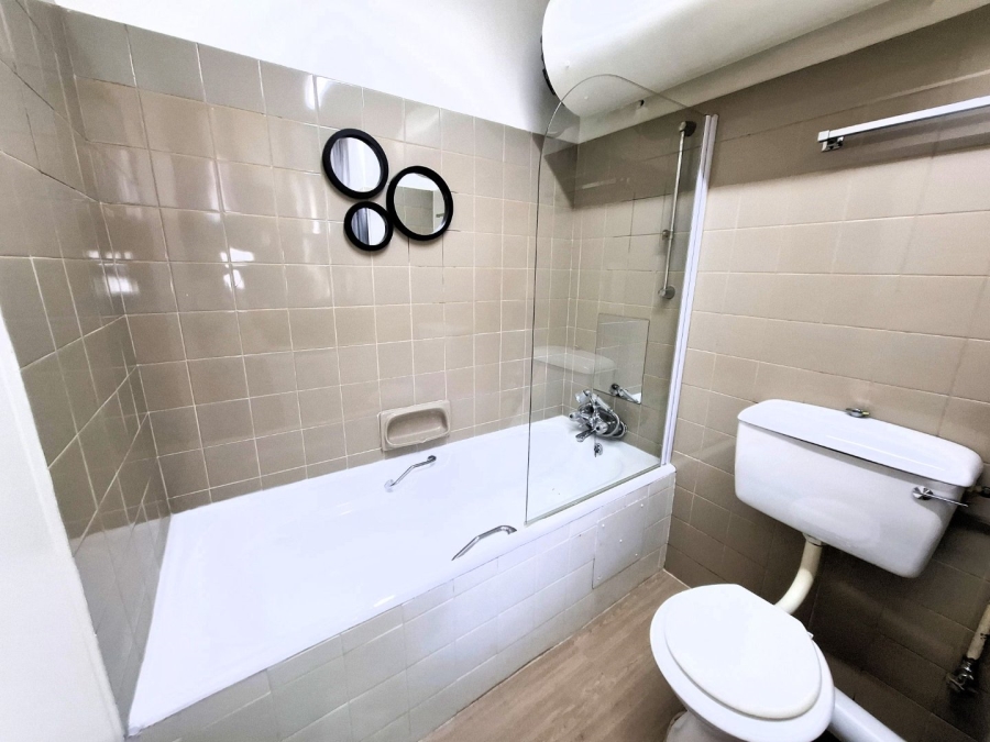 To Let 1 Bedroom Property for Rent in Groenkloof Gauteng