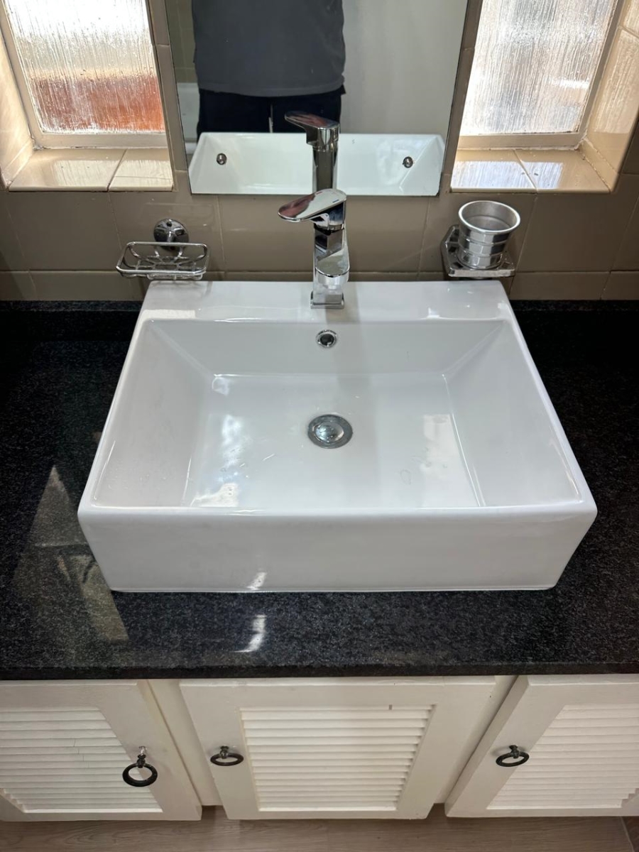 To Let 1 Bedroom Property for Rent in Groenkloof Gauteng