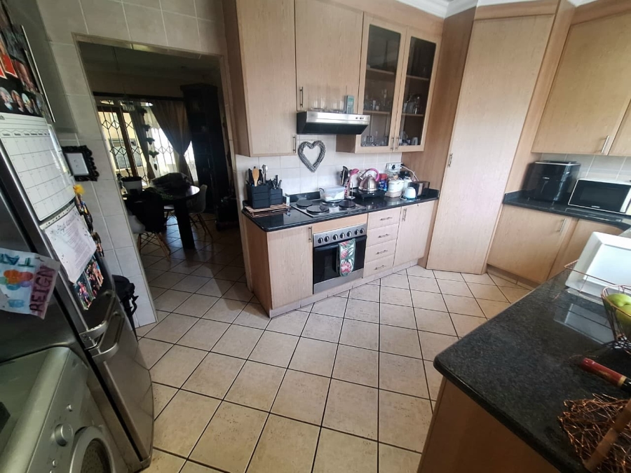  Bedroom Property for Sale in Thatchfield Estate Gauteng