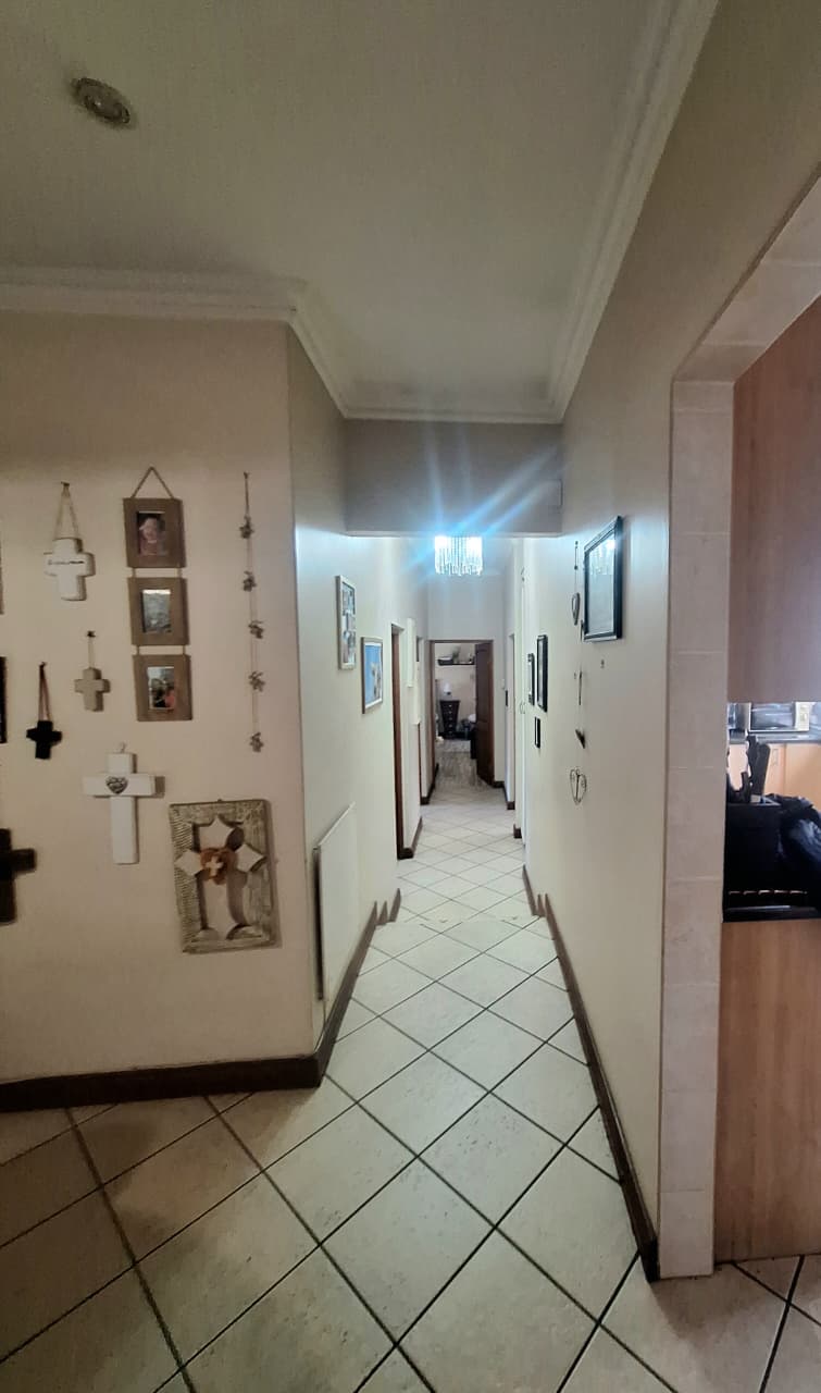  Bedroom Property for Sale in Thatchfield Estate Gauteng