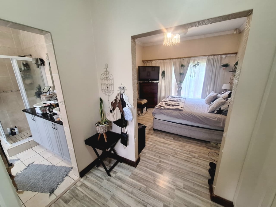  Bedroom Property for Sale in Thatchfield Estate Gauteng
