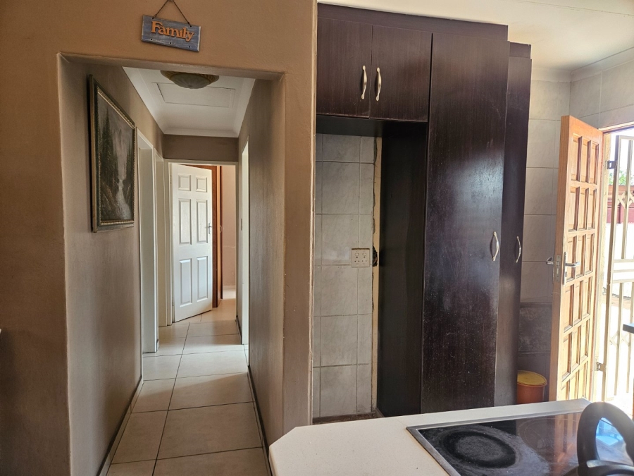 3 Bedroom Property for Sale in Crystal Park Gauteng