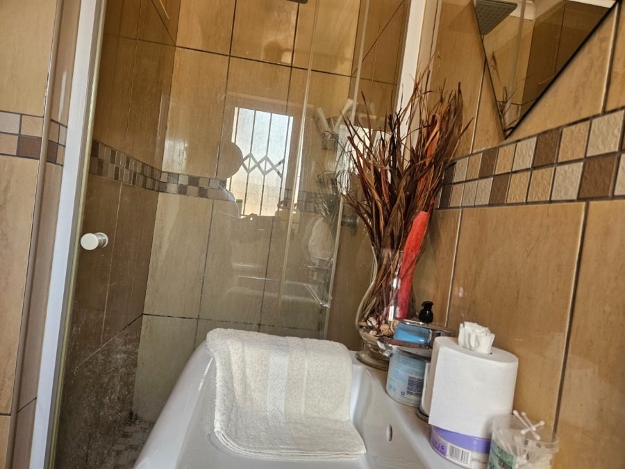 3 Bedroom Property for Sale in Crystal Park Gauteng