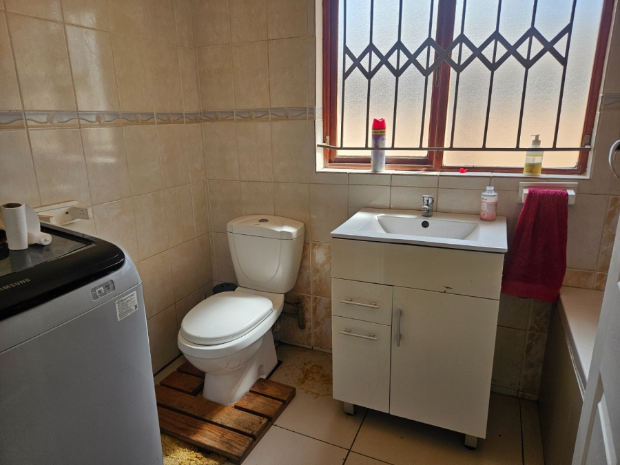 3 Bedroom Property for Sale in Crystal Park Gauteng