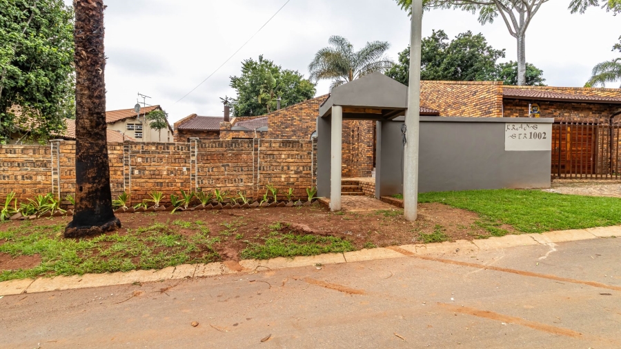 3 Bedroom Property for Sale in Little Falls Gauteng