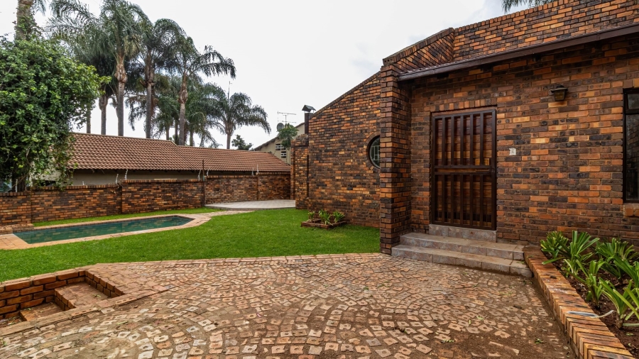 3 Bedroom Property for Sale in Little Falls Gauteng