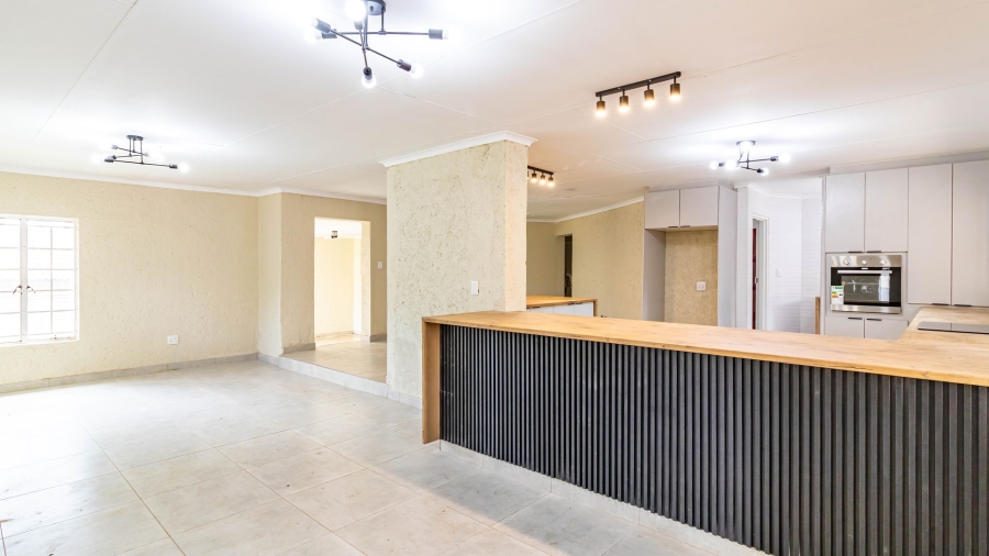 3 Bedroom Property for Sale in Little Falls Gauteng