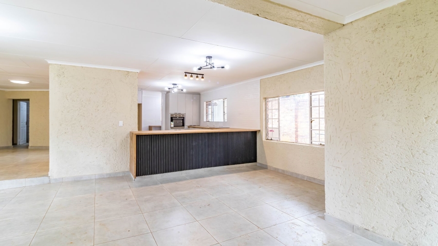 3 Bedroom Property for Sale in Little Falls Gauteng