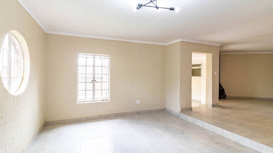 3 Bedroom Property for Sale in Little Falls Gauteng