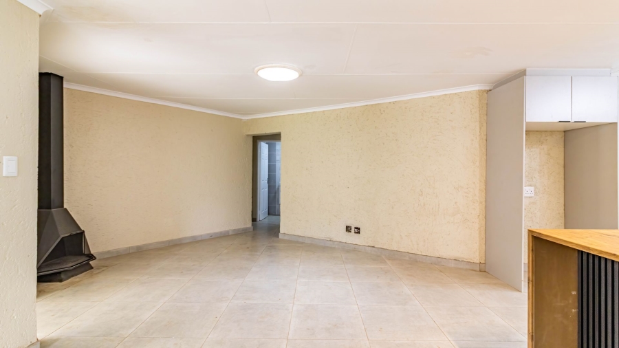 3 Bedroom Property for Sale in Little Falls Gauteng