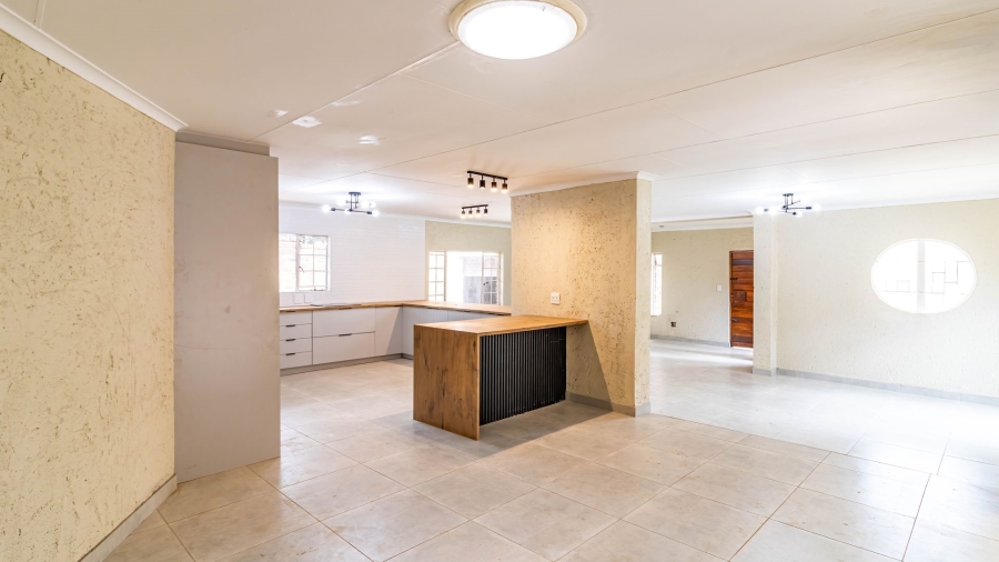 3 Bedroom Property for Sale in Little Falls Gauteng