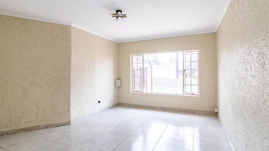 3 Bedroom Property for Sale in Little Falls Gauteng