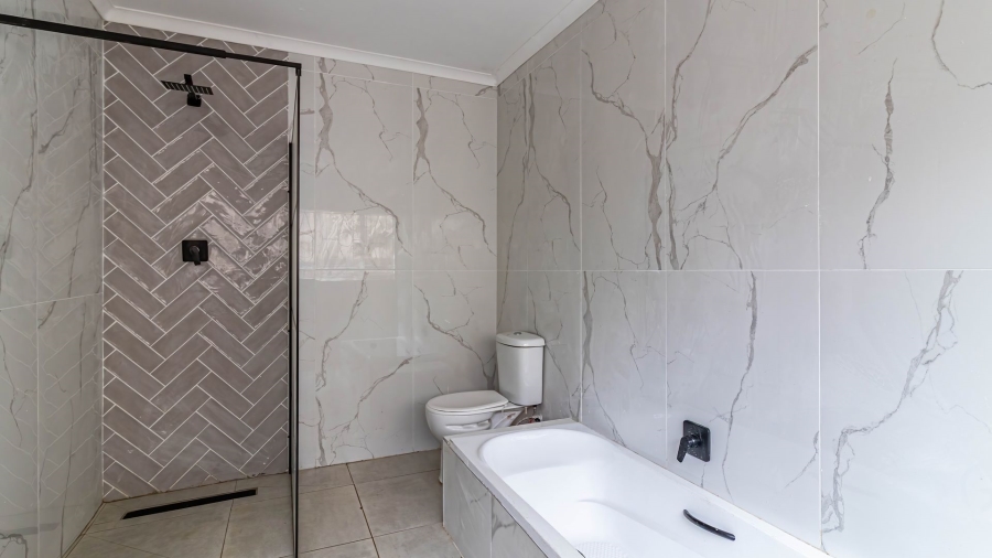 3 Bedroom Property for Sale in Little Falls Gauteng