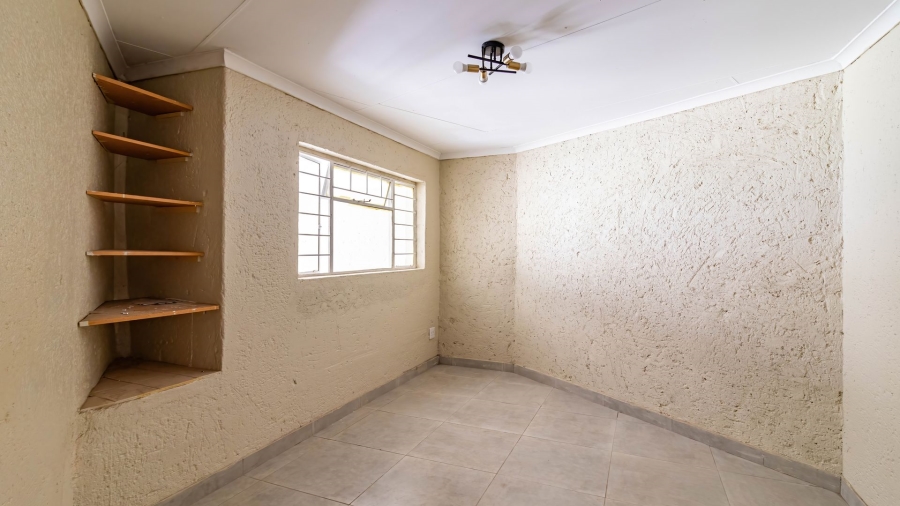 3 Bedroom Property for Sale in Little Falls Gauteng