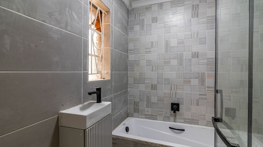 3 Bedroom Property for Sale in Little Falls Gauteng