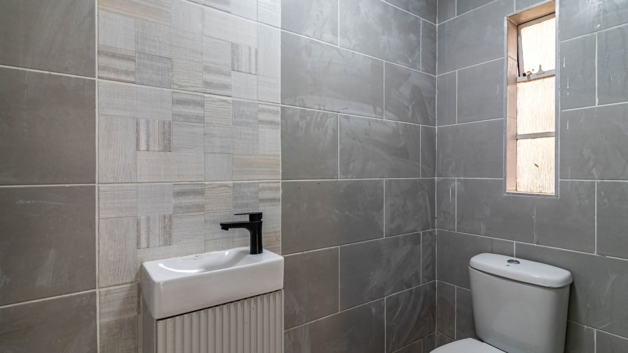 3 Bedroom Property for Sale in Little Falls Gauteng