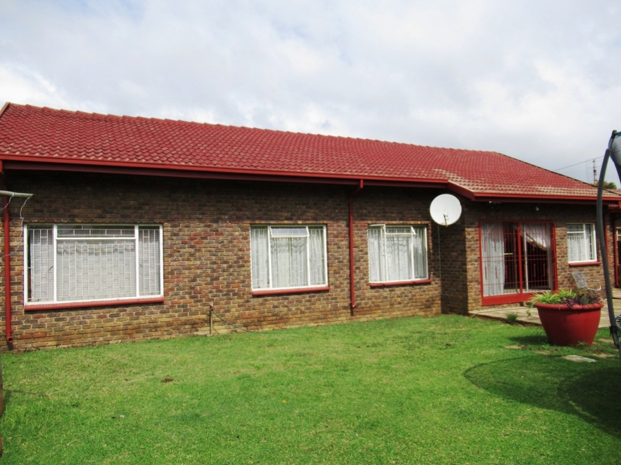 3 Bedroom Property for Sale in Bester Gauteng
