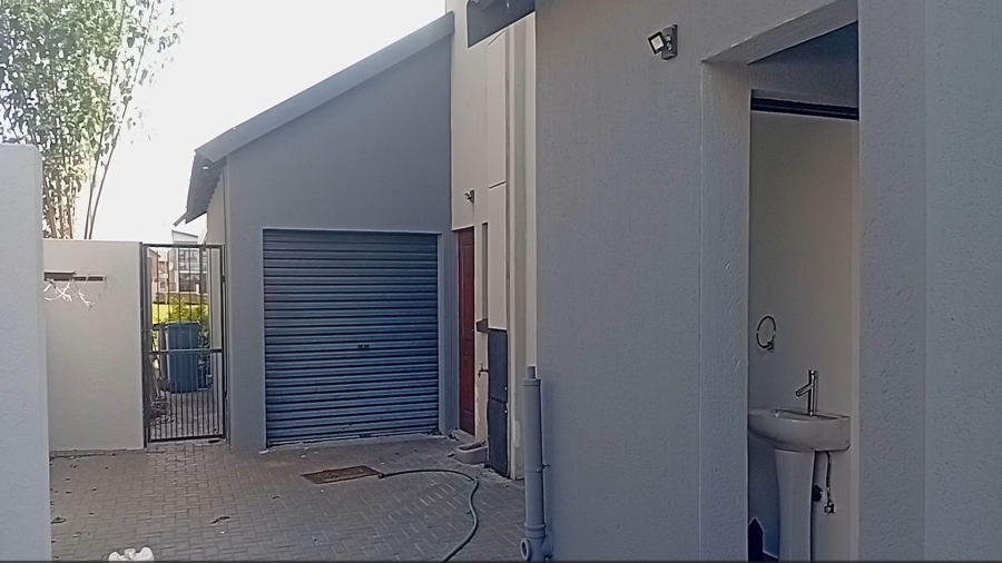 4 Bedroom Property for Sale in Zambezi Manor Lifestyle Estate Gauteng