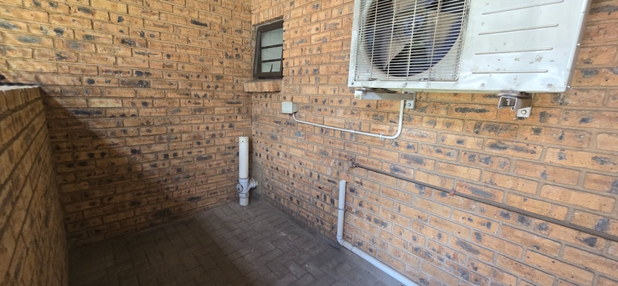 3 Bedroom Property for Sale in Comet Gauteng
