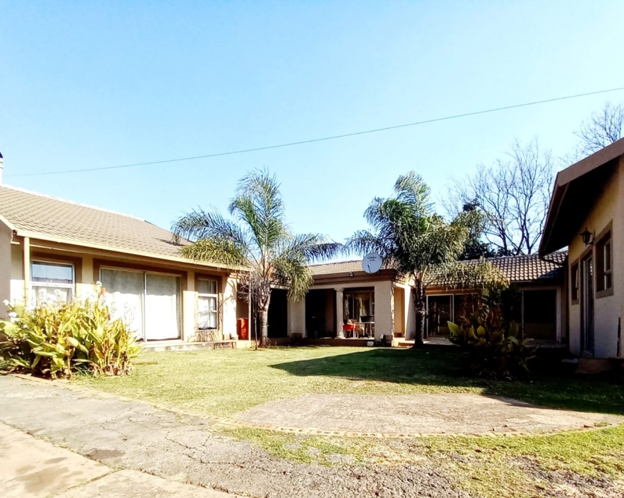 To Let 2 Bedroom Property for Rent in Clayville Gauteng