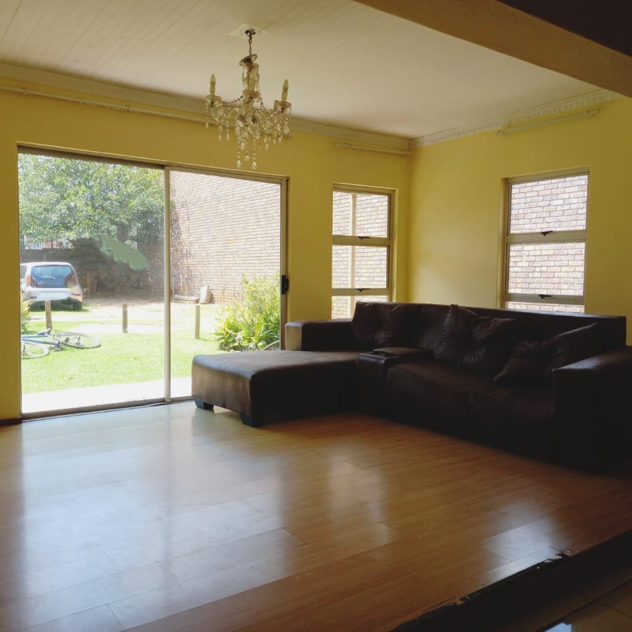 To Let 2 Bedroom Property for Rent in Clayville Gauteng