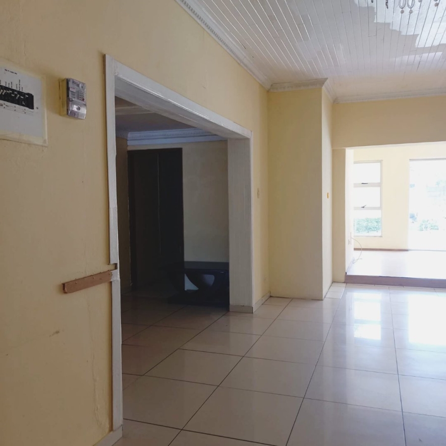 To Let 2 Bedroom Property for Rent in Clayville Gauteng