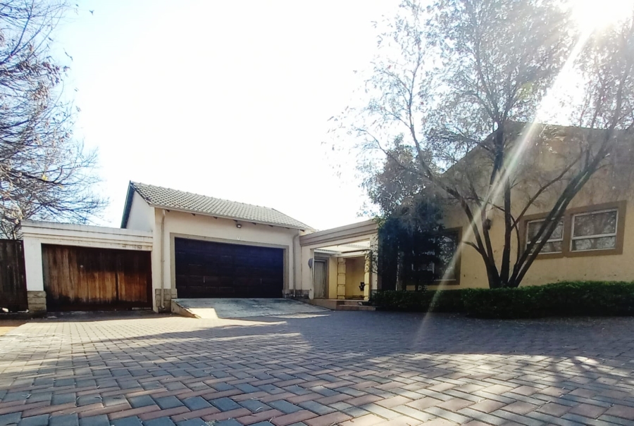 To Let 2 Bedroom Property for Rent in Clayville Gauteng