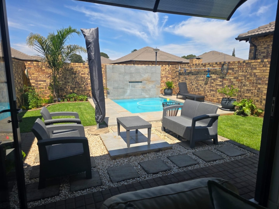 3 Bedroom Property for Sale in Dayanglen Gauteng
