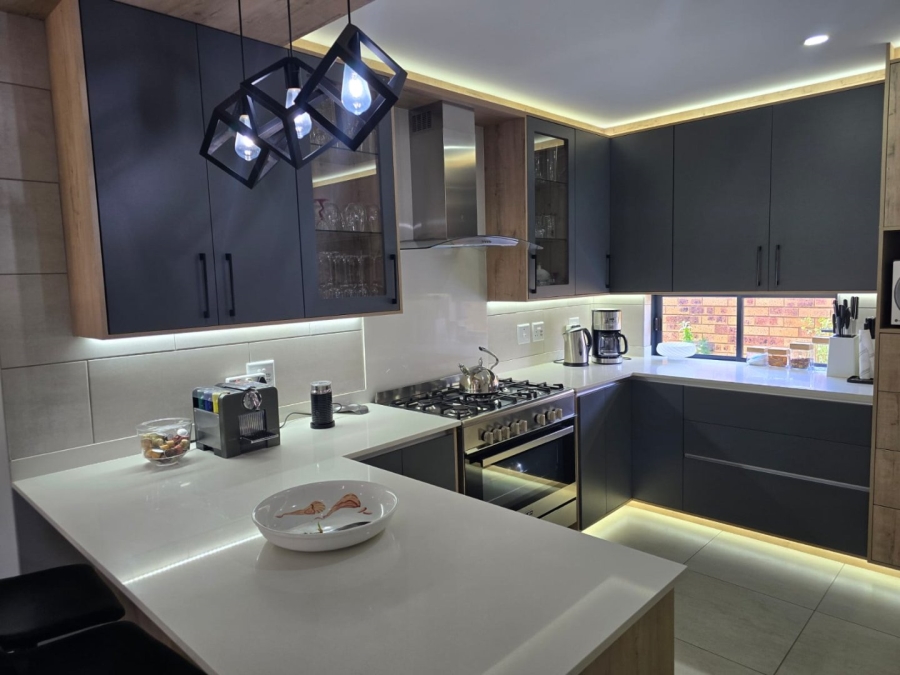 3 Bedroom Property for Sale in Dayanglen Gauteng