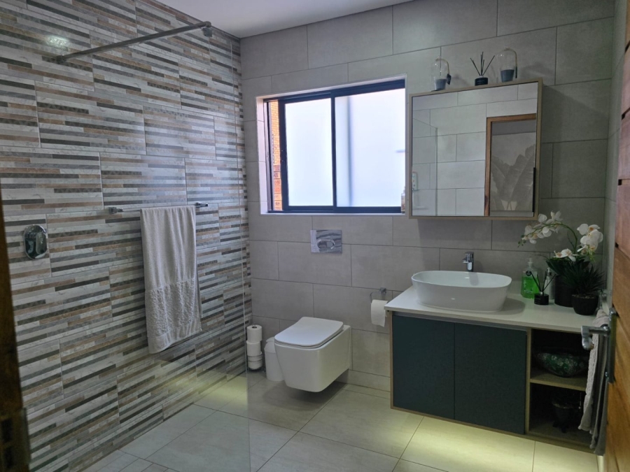 3 Bedroom Property for Sale in Dayanglen Gauteng