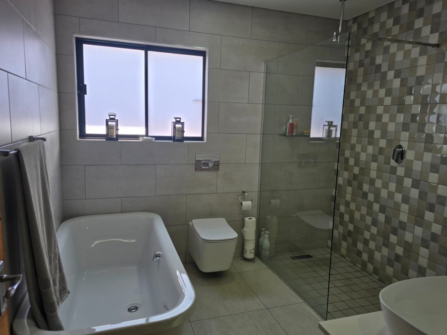 3 Bedroom Property for Sale in Dayanglen Gauteng