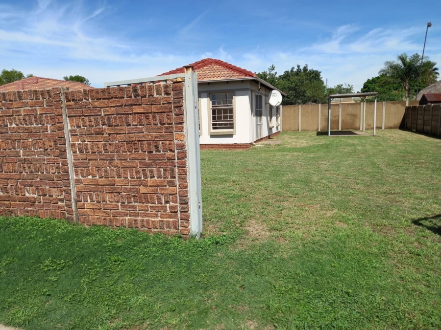 To Let 3 Bedroom Property for Rent in Pretoria West Gauteng