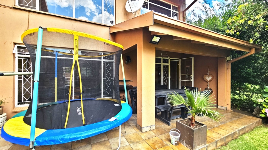 3 Bedroom Property for Sale in Three Rivers Proper Gauteng