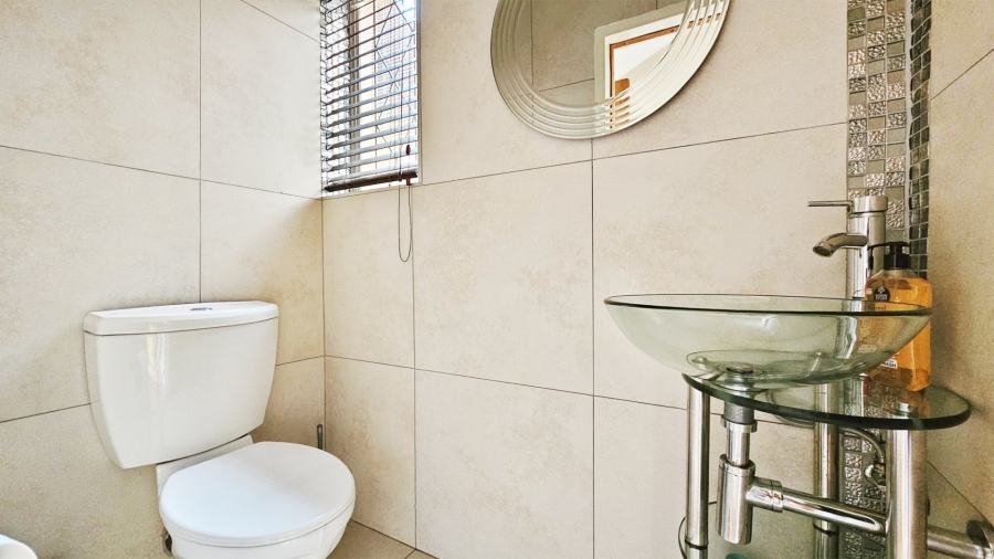 3 Bedroom Property for Sale in Three Rivers Proper Gauteng