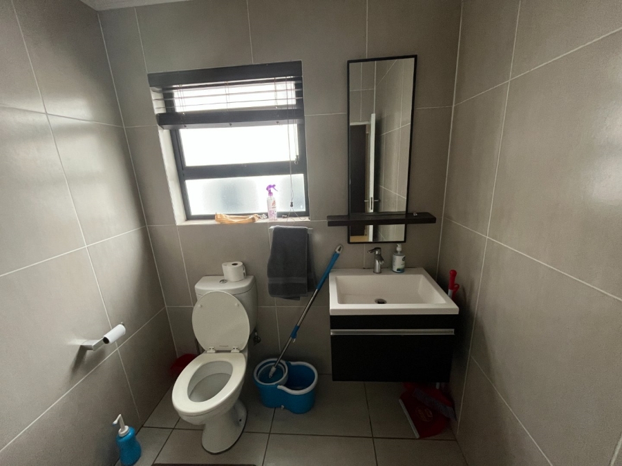 To Let 1 Bedroom Property for Rent in Greenstone Ridge Gauteng