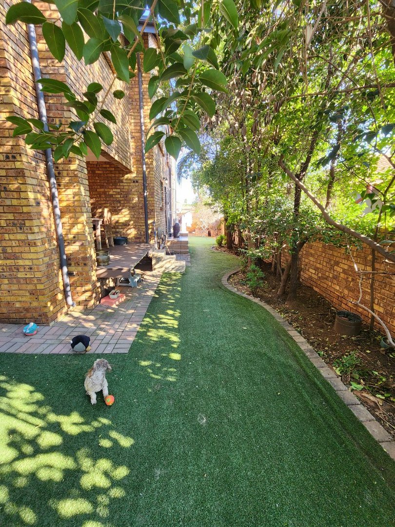 4 Bedroom Property for Sale in Amberfield Gauteng