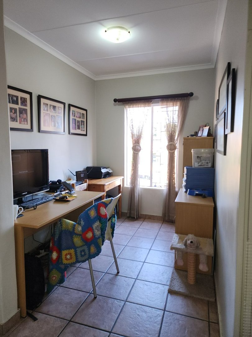 4 Bedroom Property for Sale in Amberfield Gauteng