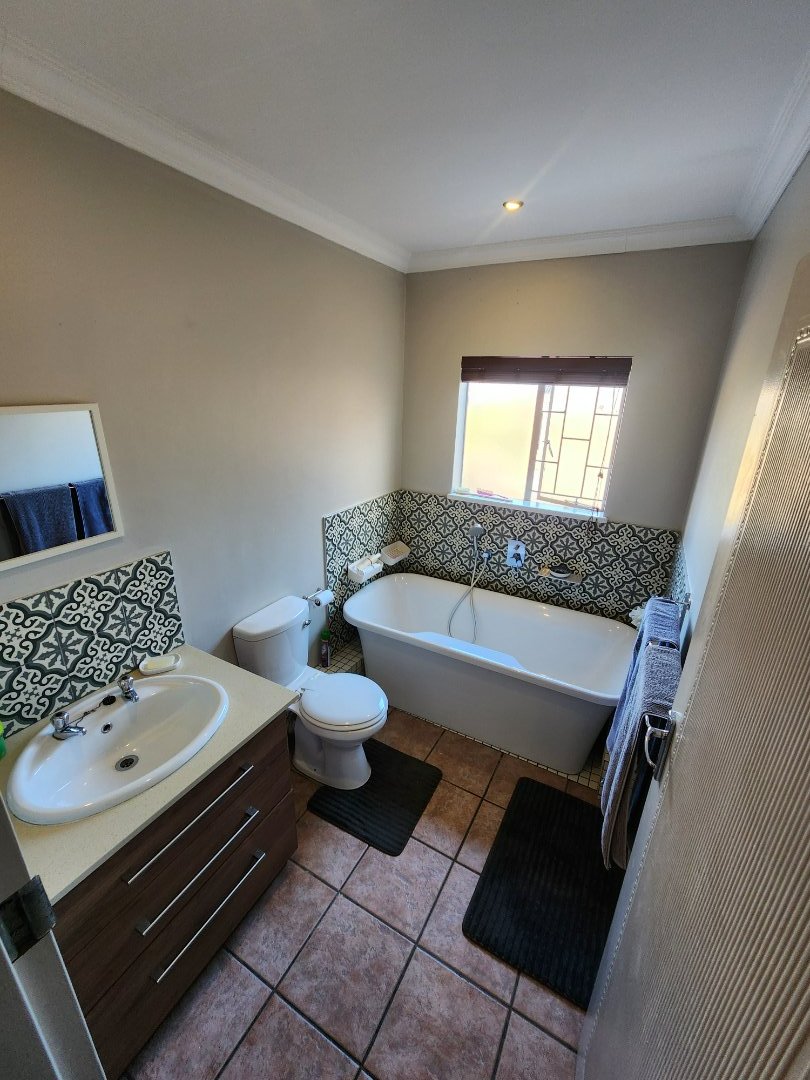 4 Bedroom Property for Sale in Amberfield Gauteng