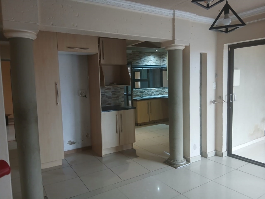 To Let 3 Bedroom Property for Rent in Naledi Gauteng
