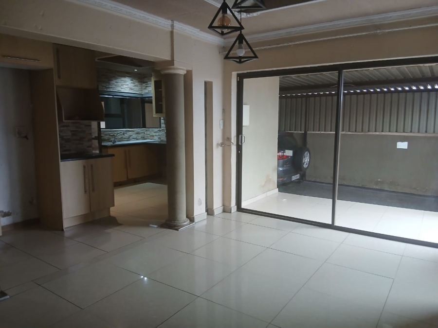 To Let 3 Bedroom Property for Rent in Naledi Gauteng