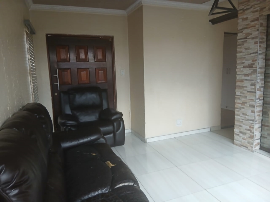 To Let 3 Bedroom Property for Rent in Naledi Gauteng