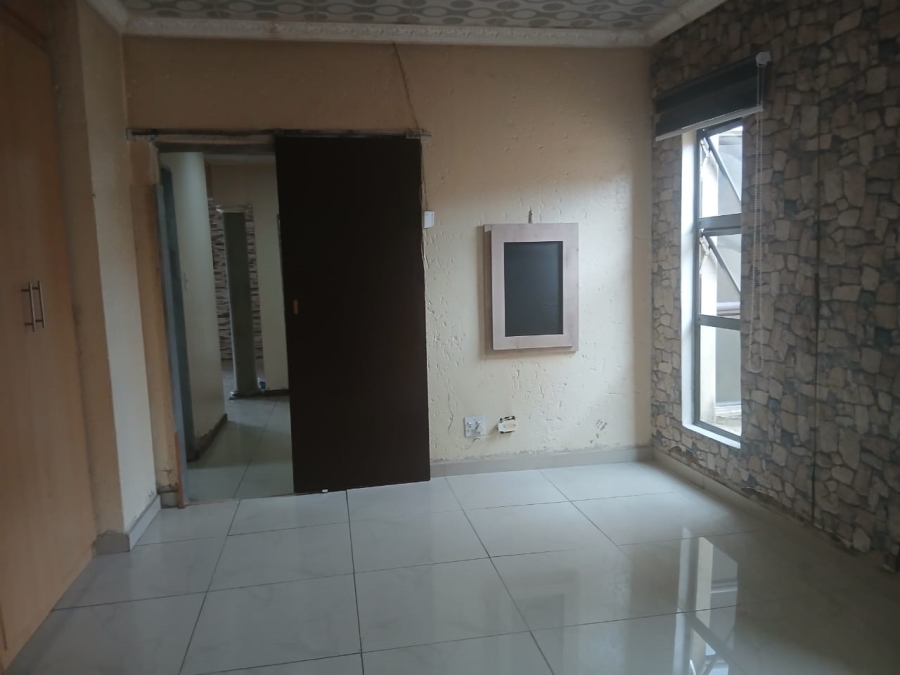 To Let 3 Bedroom Property for Rent in Naledi Gauteng