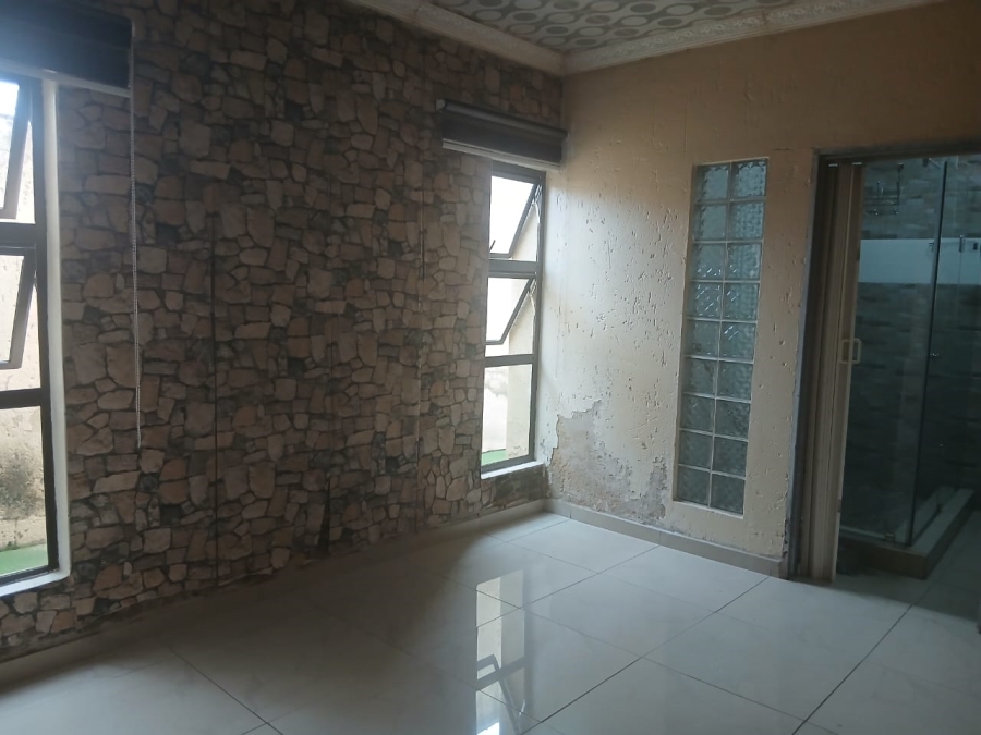 To Let 3 Bedroom Property for Rent in Naledi Gauteng